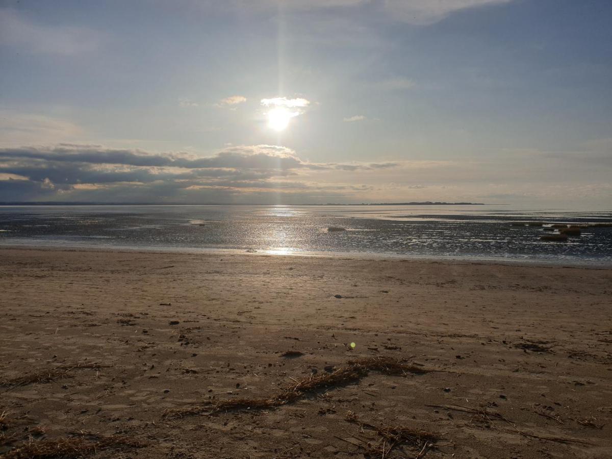 Les Garennes Bed & Breakfast Favieres  Luaran gambar
