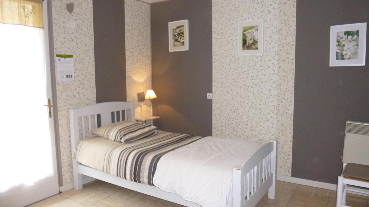 Les Garennes Bed & Breakfast Favieres  Luaran gambar