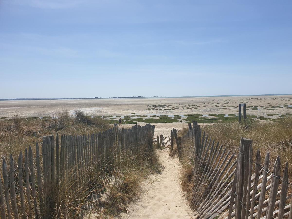 Les Garennes Bed & Breakfast Favieres  Luaran gambar