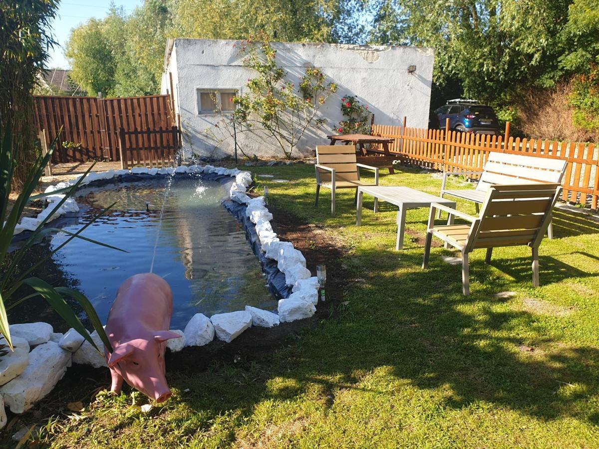 Les Garennes Bed & Breakfast Favieres  Luaran gambar